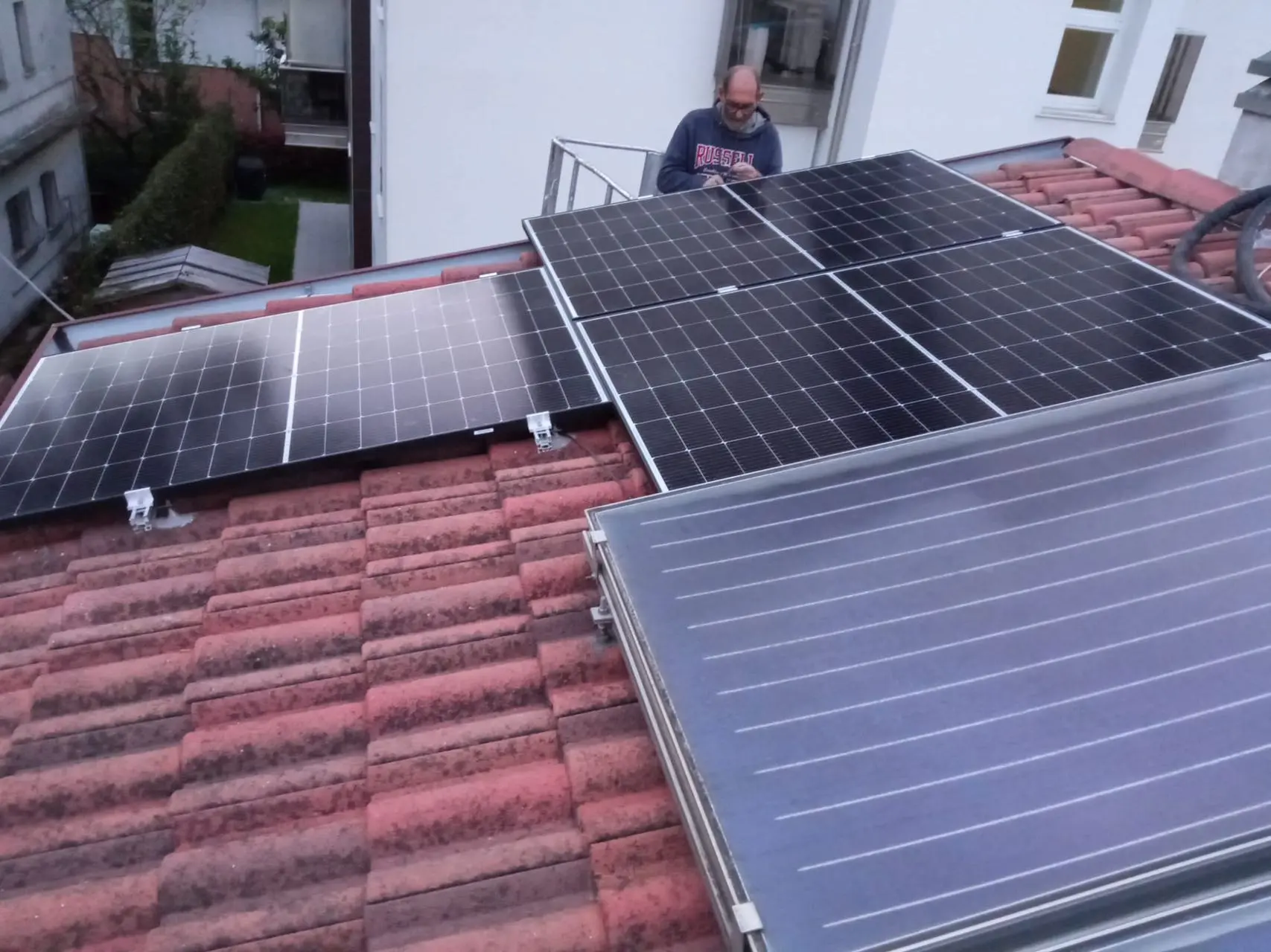 Off-grid solar system